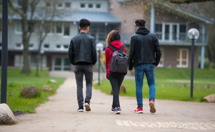 young Syrian refugees Three young Syrian refugees attend classes at the Marienau boarding school in Dahlem near Dahlenburg (Lower Saxony). (Related to dpa: